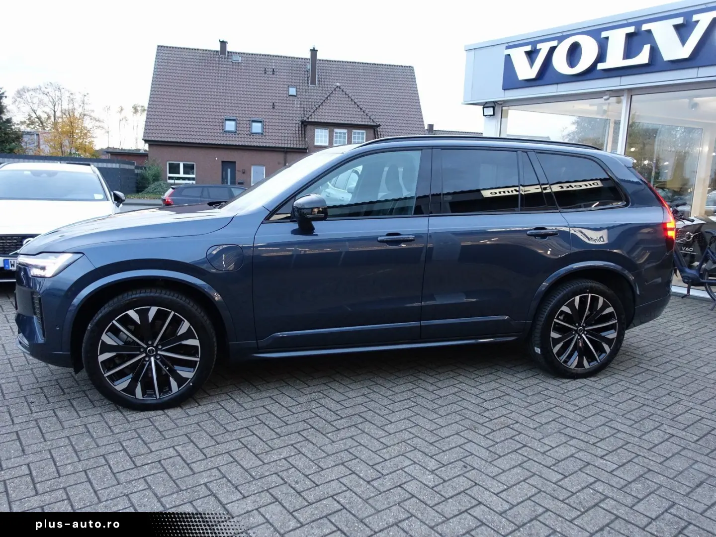 VOLVO XC90 T8 AWD Dark Plug-in Hybrid AHK FourC Pano