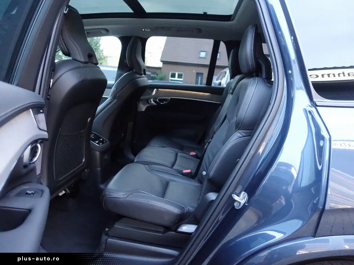 VOLVO XC90 T8 AWD Dark Plug-in Hybrid AHK FourC Pano