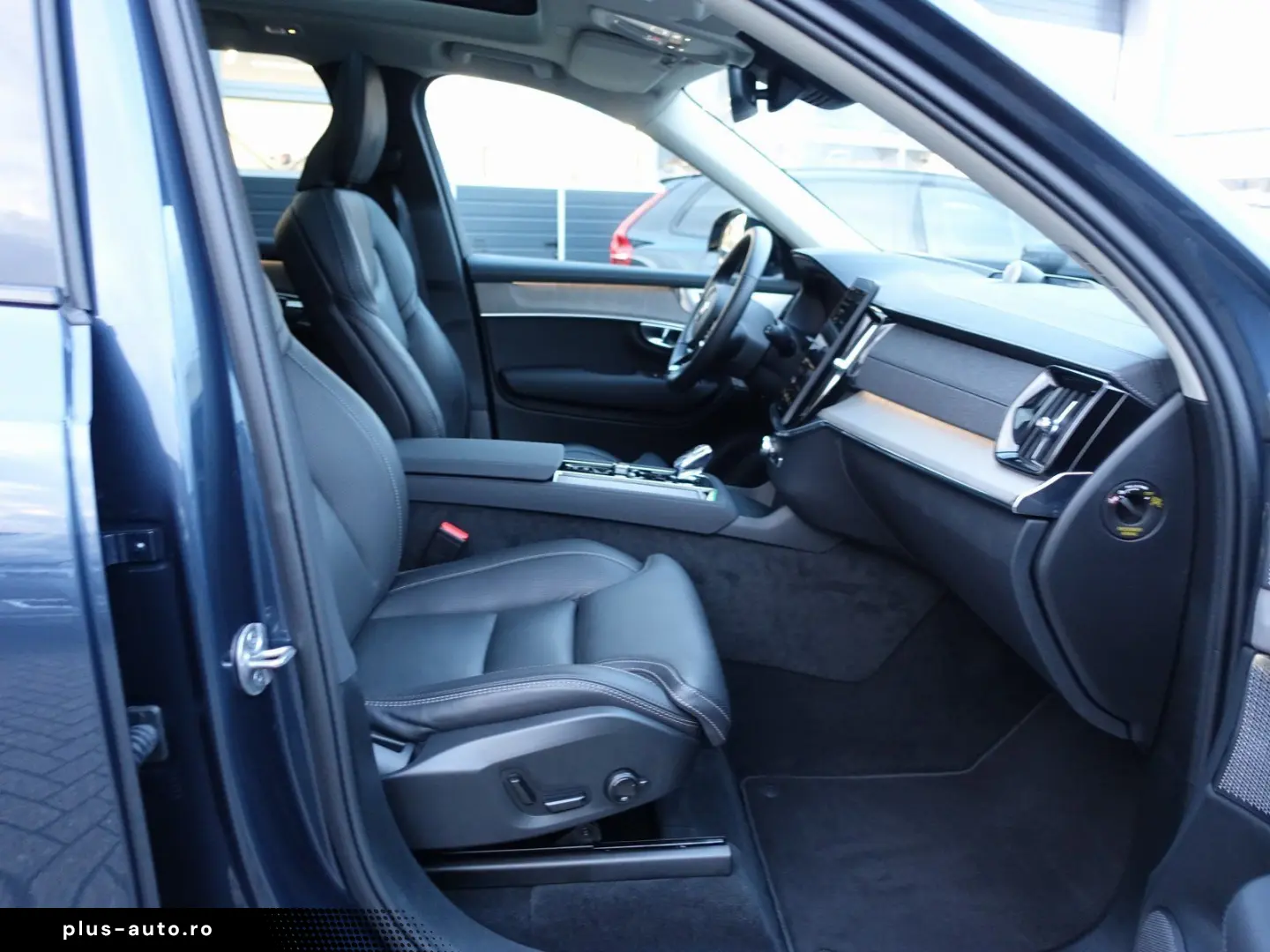 VOLVO XC90 T8 AWD Dark Plug-in Hybrid AHK FourC Pano