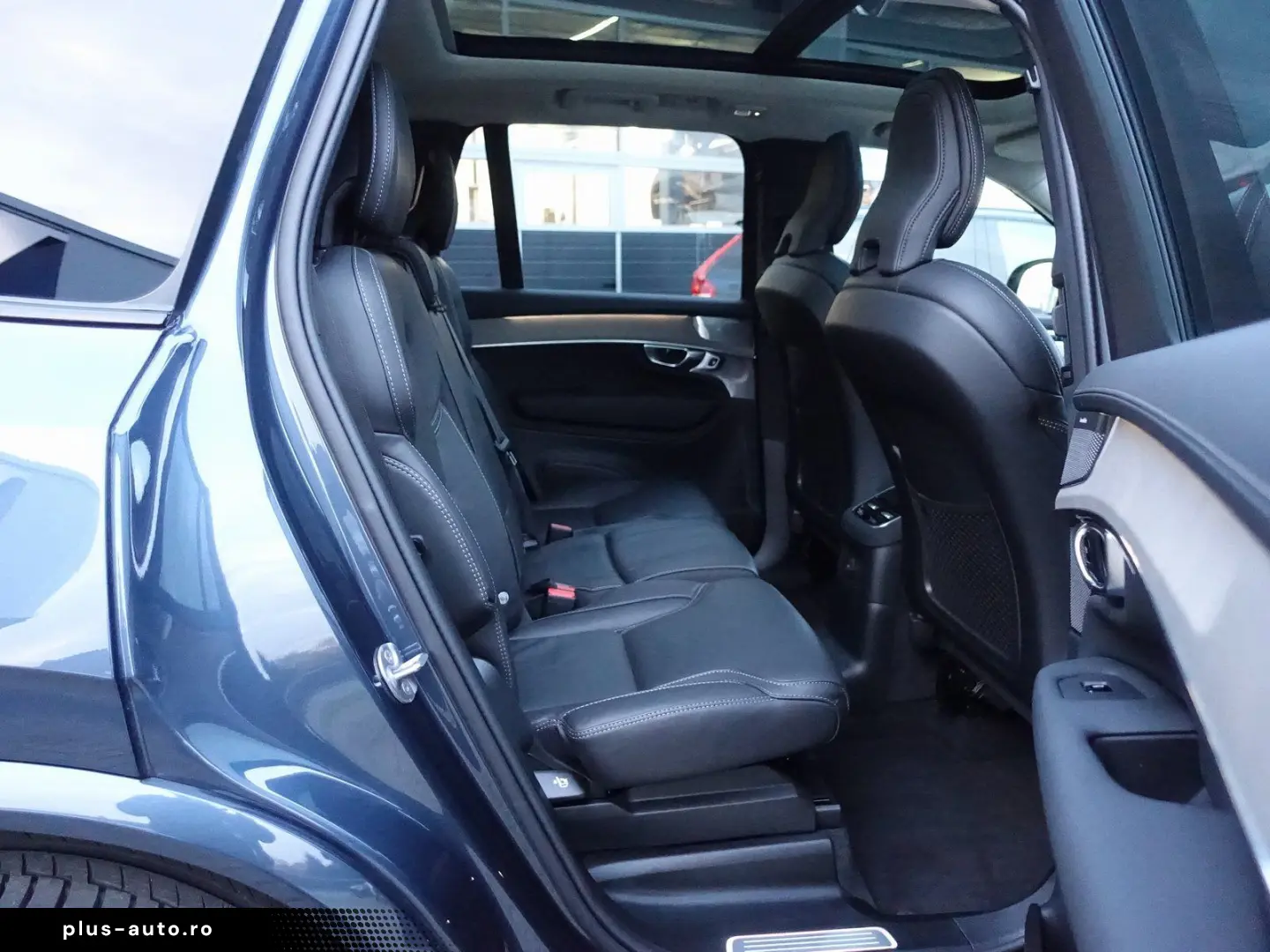 VOLVO XC90 T8 AWD Dark Plug-in Hybrid AHK FourC Pano