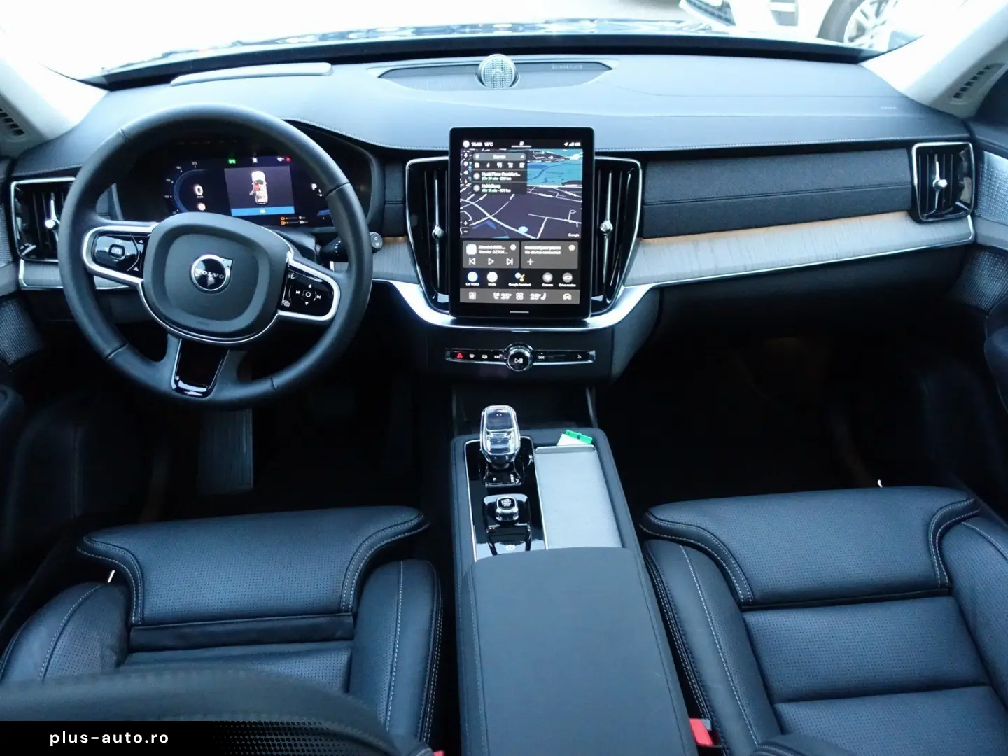 VOLVO XC90 T8 AWD Dark Plug-in Hybrid AHK FourC Pano