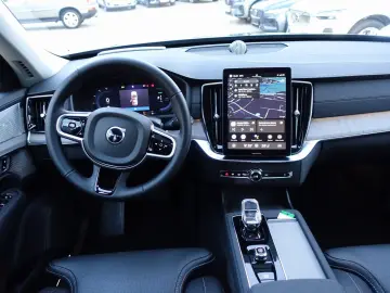 VOLVO XC90 T8 AWD Dark Plug-in Hybrid AHK FourC Pano