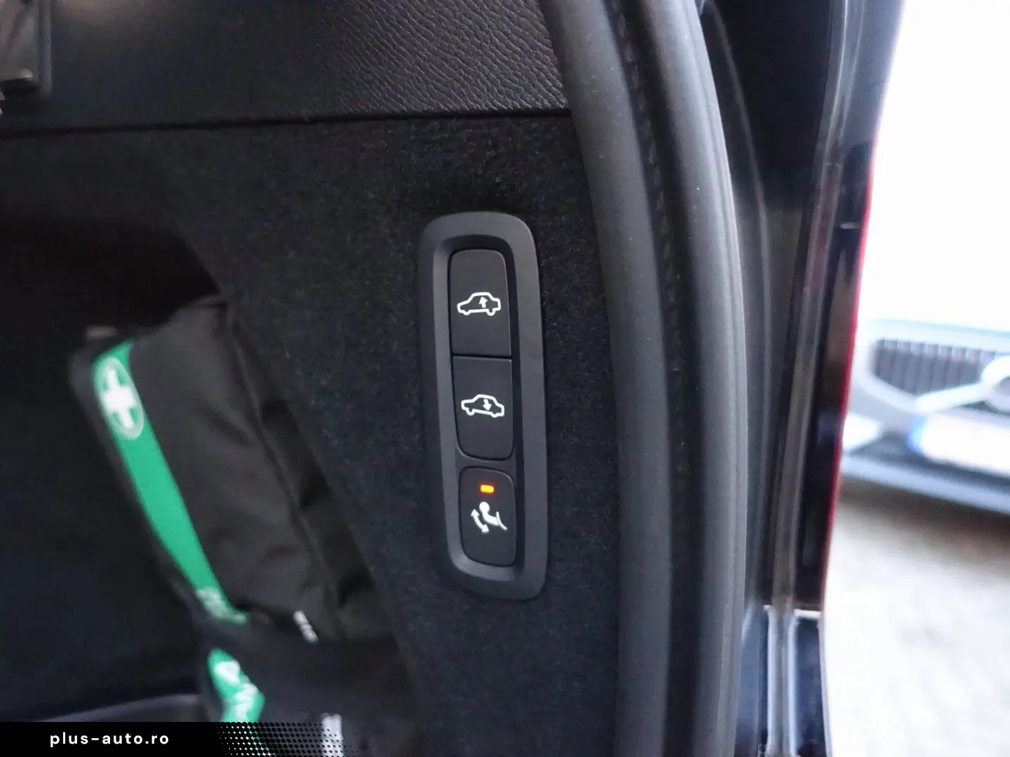 VOLVO XC90 T8 AWD Dark Plug-in Hybrid AHK FourC Pano