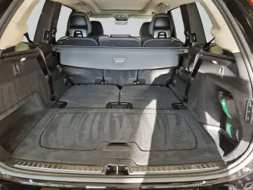VOLVO XC90 T8 AWD Plug-in Hybrid Plus Dark Sound B&W
