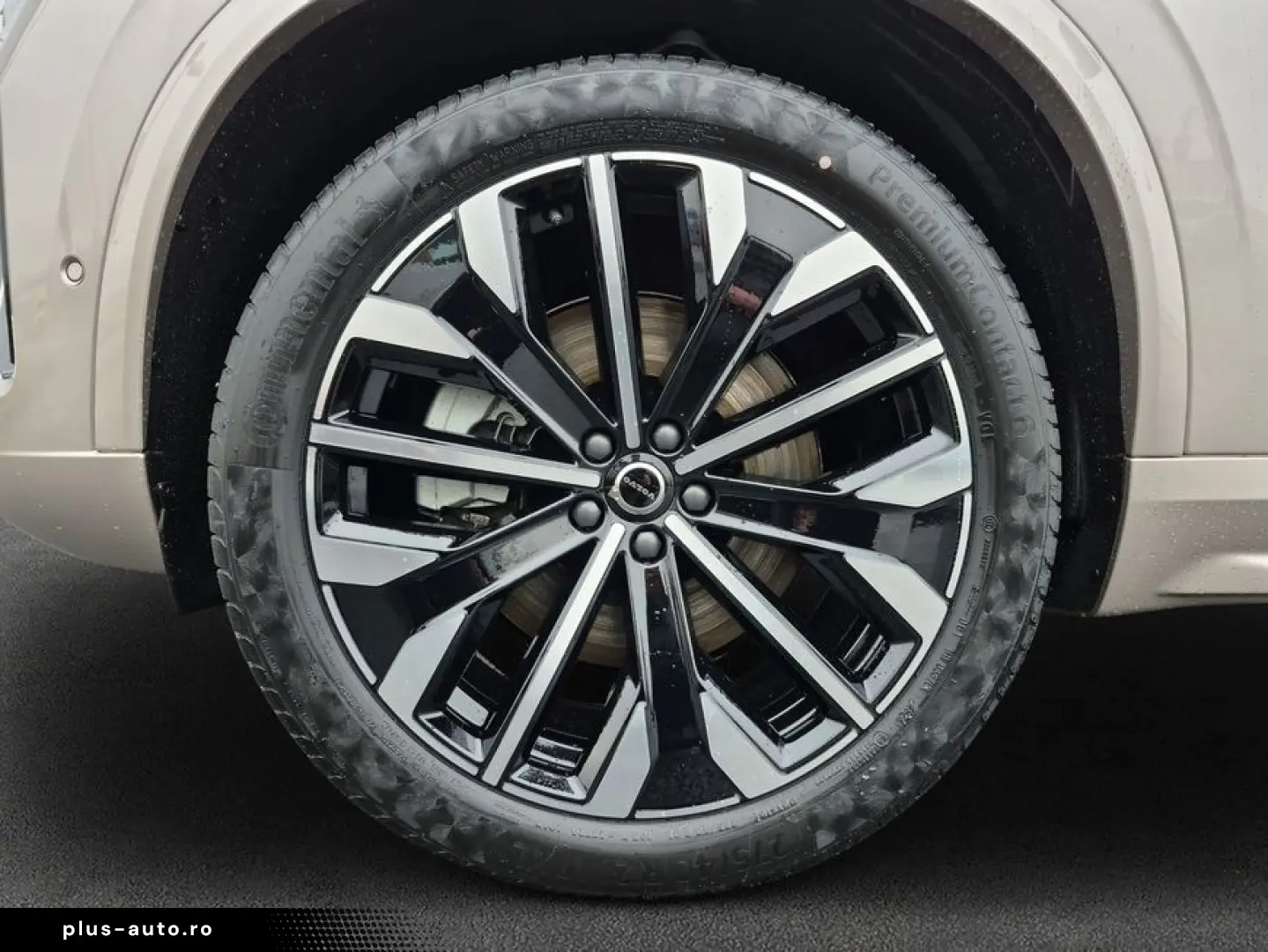 VOLVO XC90 T8 AWD Plug-in Hybrid Plus Dark Pano HuD