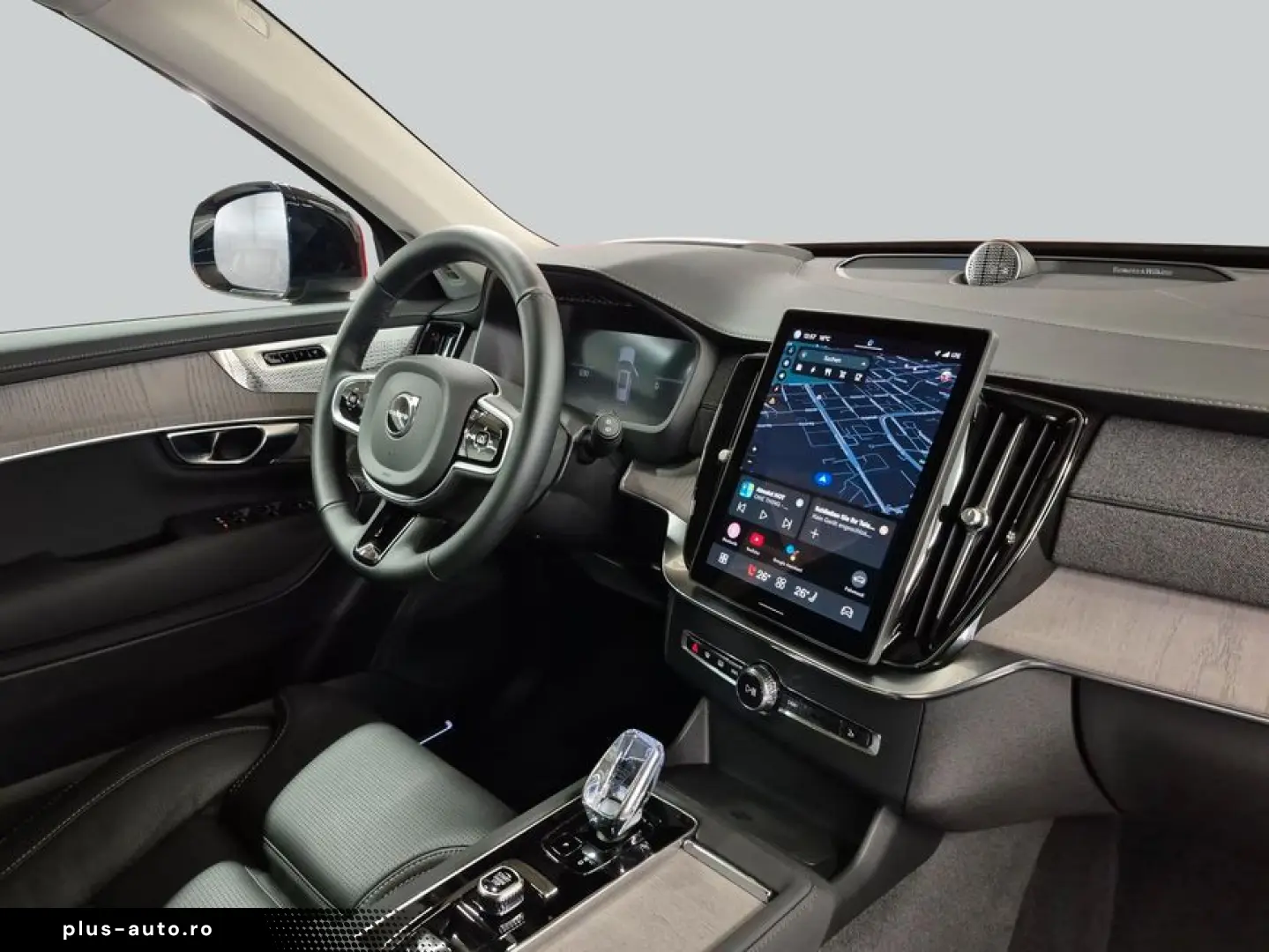 VOLVO XC90 T8 AWD Plug-in Hybrid Plus Dark Pano HuD