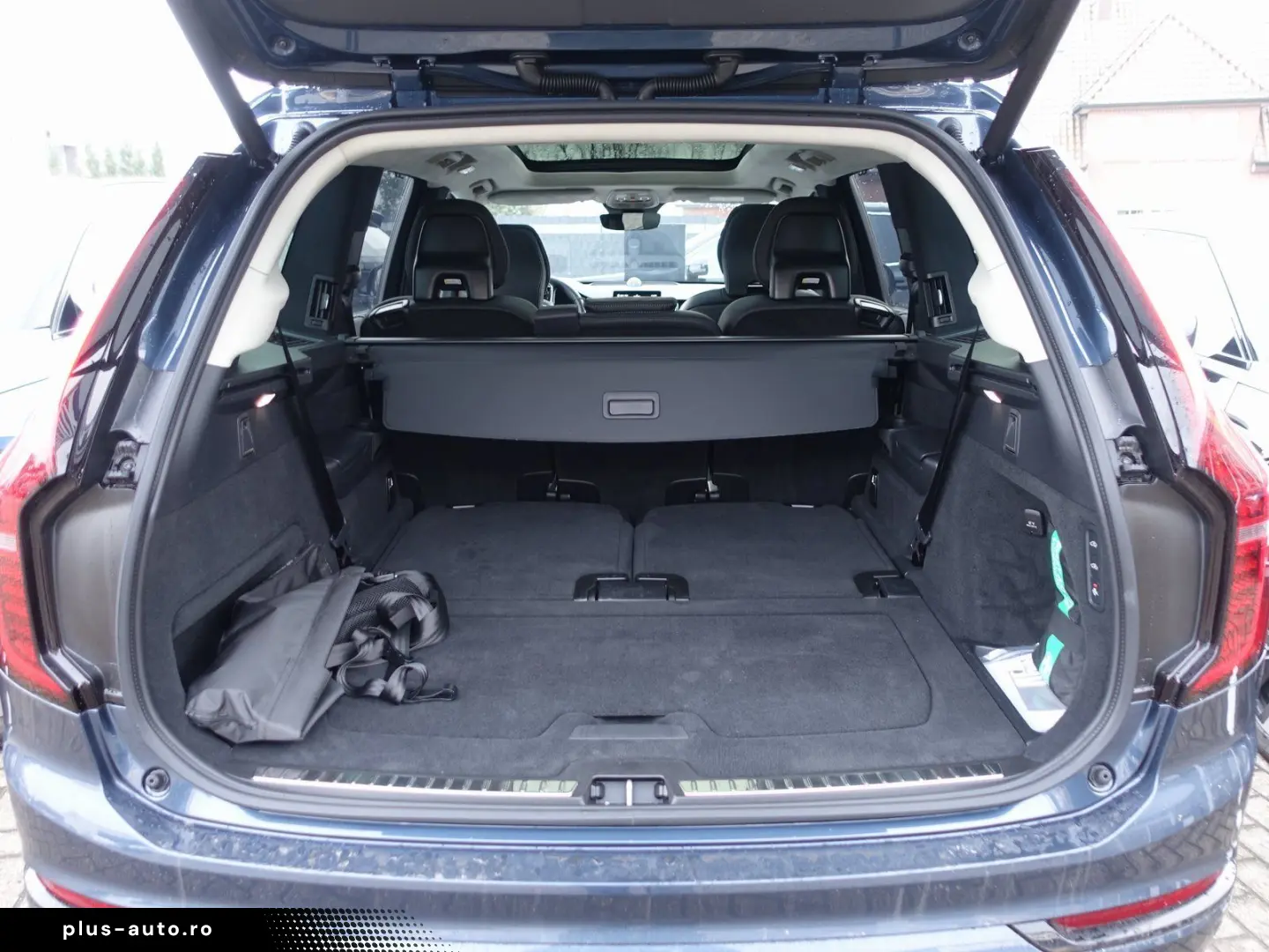 VOLVO XC90 Ultra Dark T8 AWD  PANO HUD FOUR-C B&W