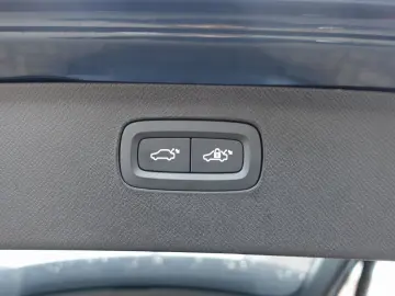 VOLVO XC90 Ultra Dark T8 AWD  PANO HUD FOUR-C B&W