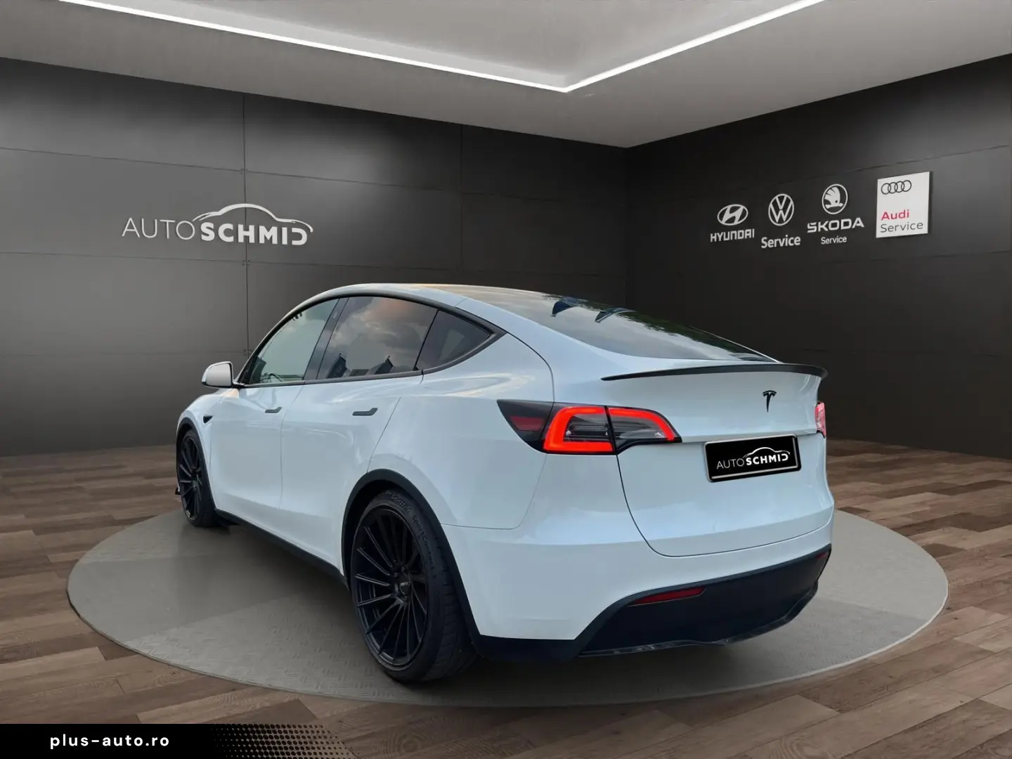 TESLA Model Y Long Range AWD NAVI ACC PANO 21