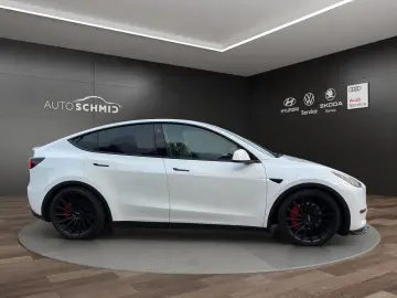 TESLA Model Y Long Range AWD NAVI ACC PANO 21