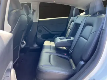 TESLA Model Y Long Range AWD NAVI ACC PANO 21