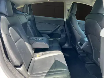 TESLA Model Y Long Range AWD NAVI ACC PANO 21