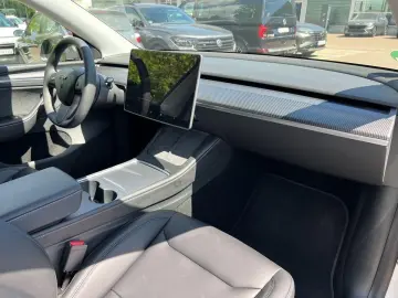 TESLA Model Y Long Range AWD NAVI ACC PANO 21