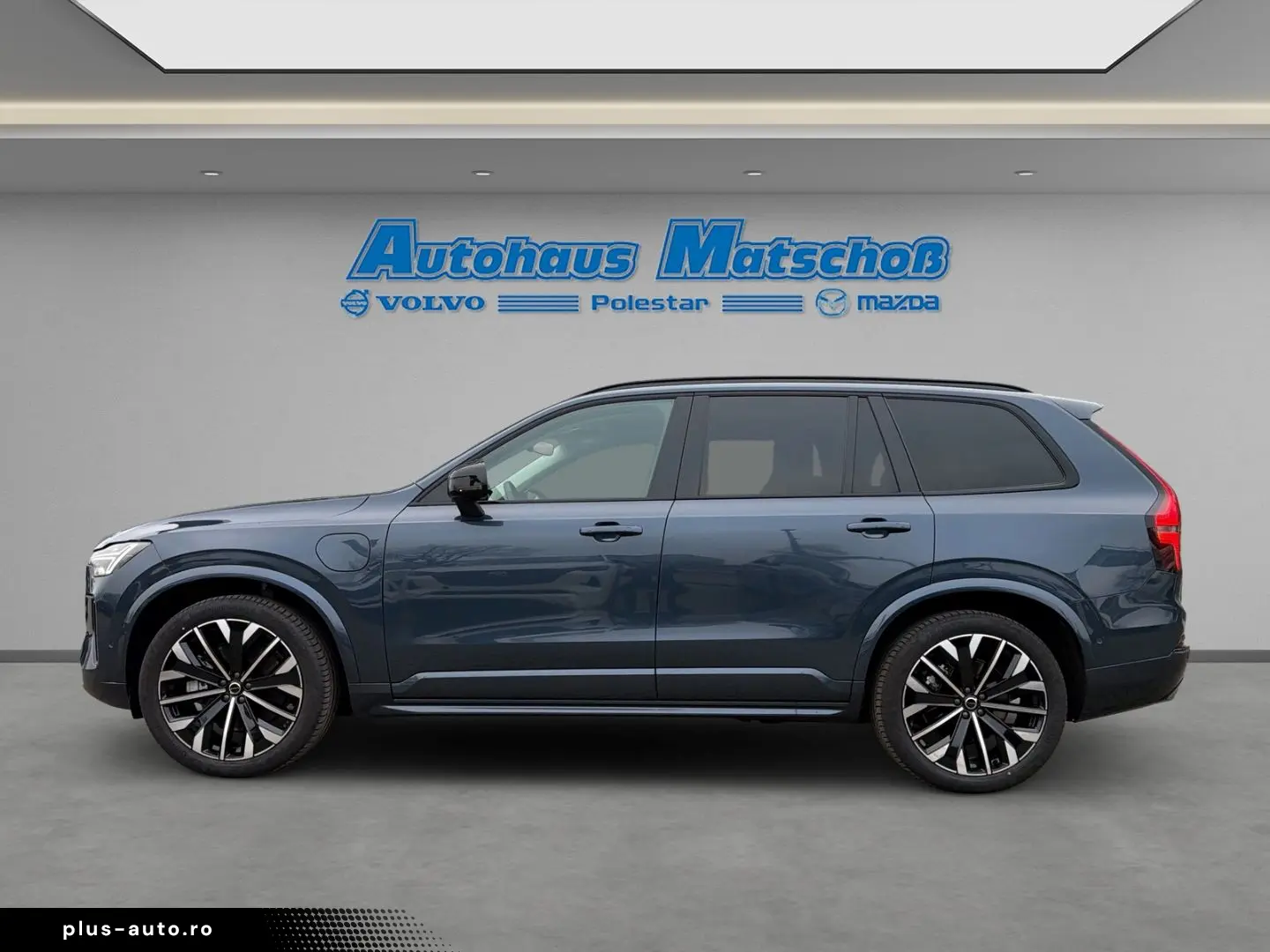 VOLVO XC90 T8 Plus Dark Recharge Plug-In Hybrid AWD 7-