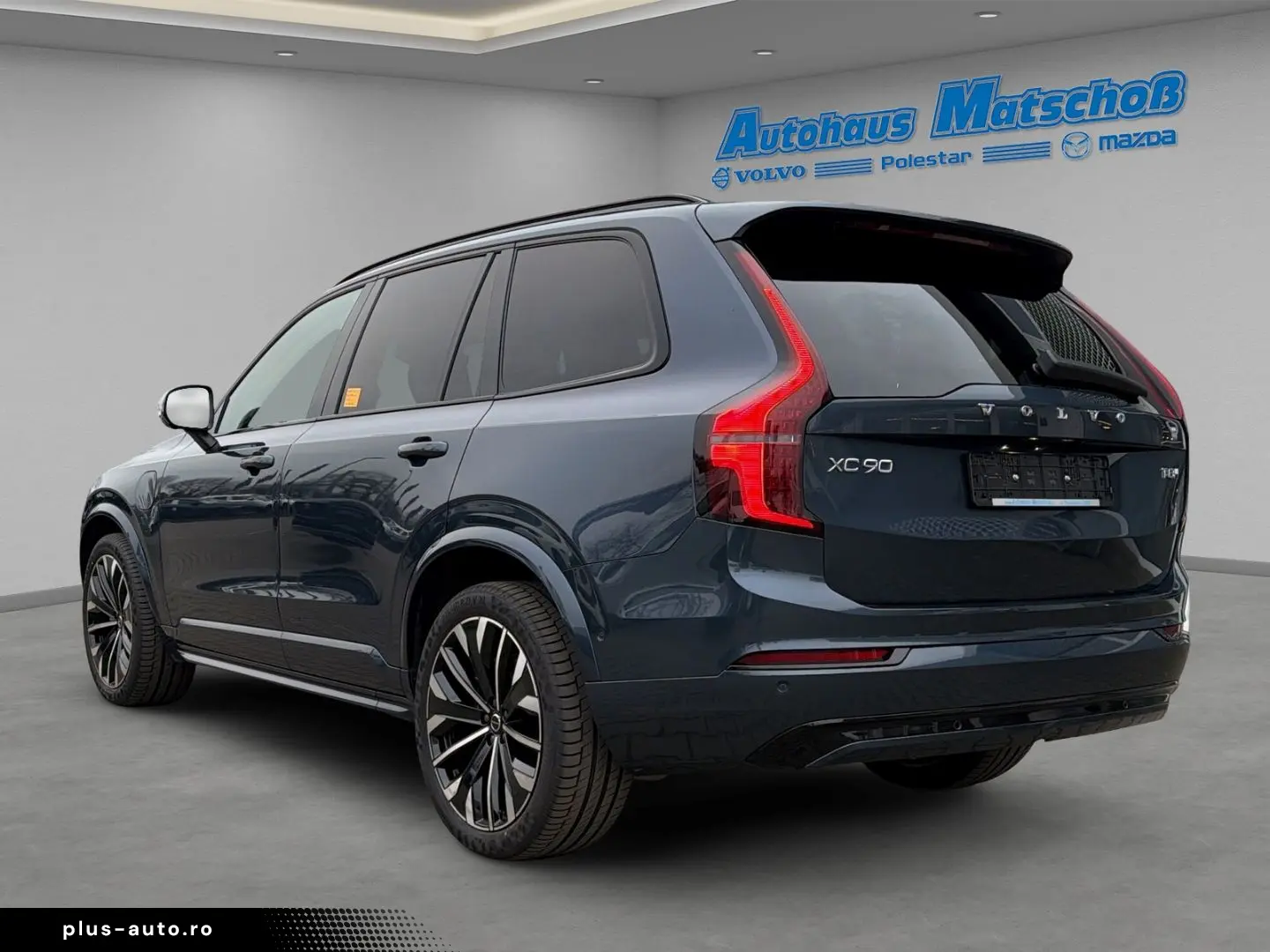 VOLVO XC90 T8 Plus Dark Recharge Plug-In Hybrid AWD 7-