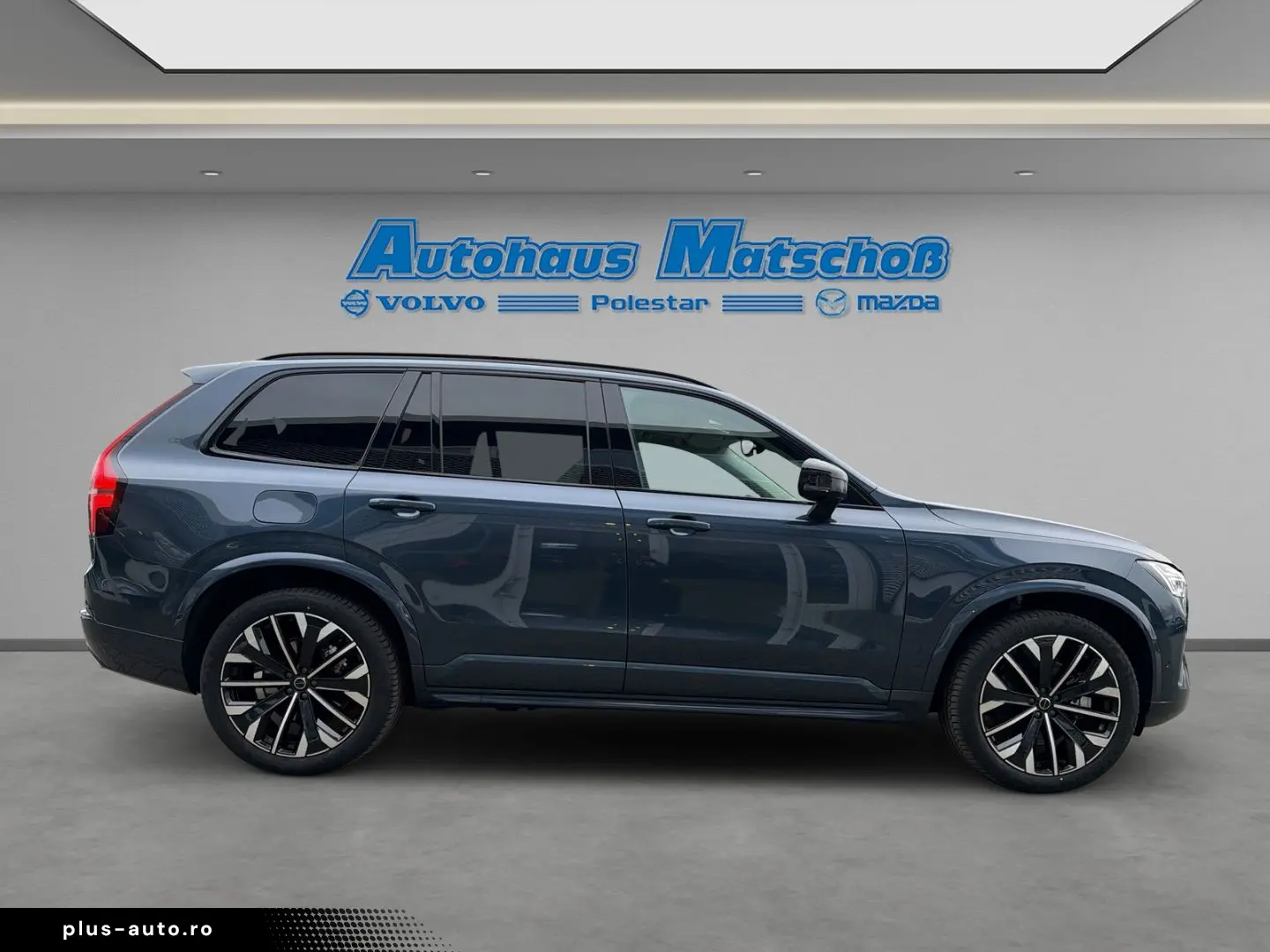 VOLVO XC90 T8 Plus Dark Recharge Plug-In Hybrid AWD 7-