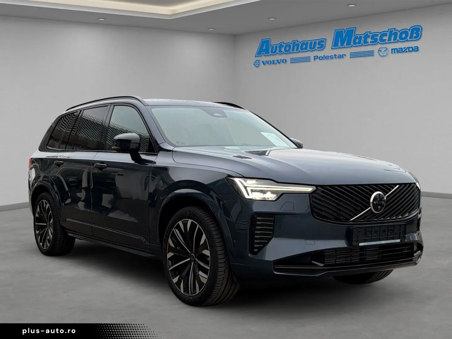 VOLVO XC90 T8 Plus Dark Recharge Plug-In Hybrid AWD 7-