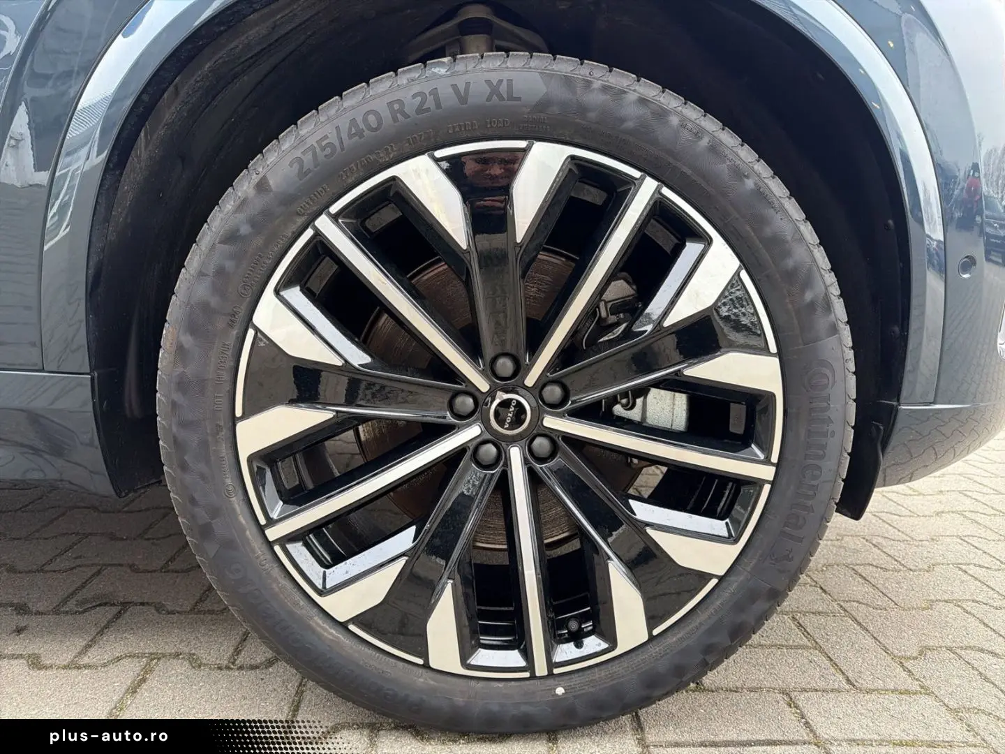 VOLVO XC90 T8 Plus Dark Recharge Plug-In Hybrid AWD 7-