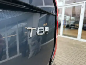 VOLVO XC90 T8 Plus Dark Recharge Plug-In Hybrid AWD 7-