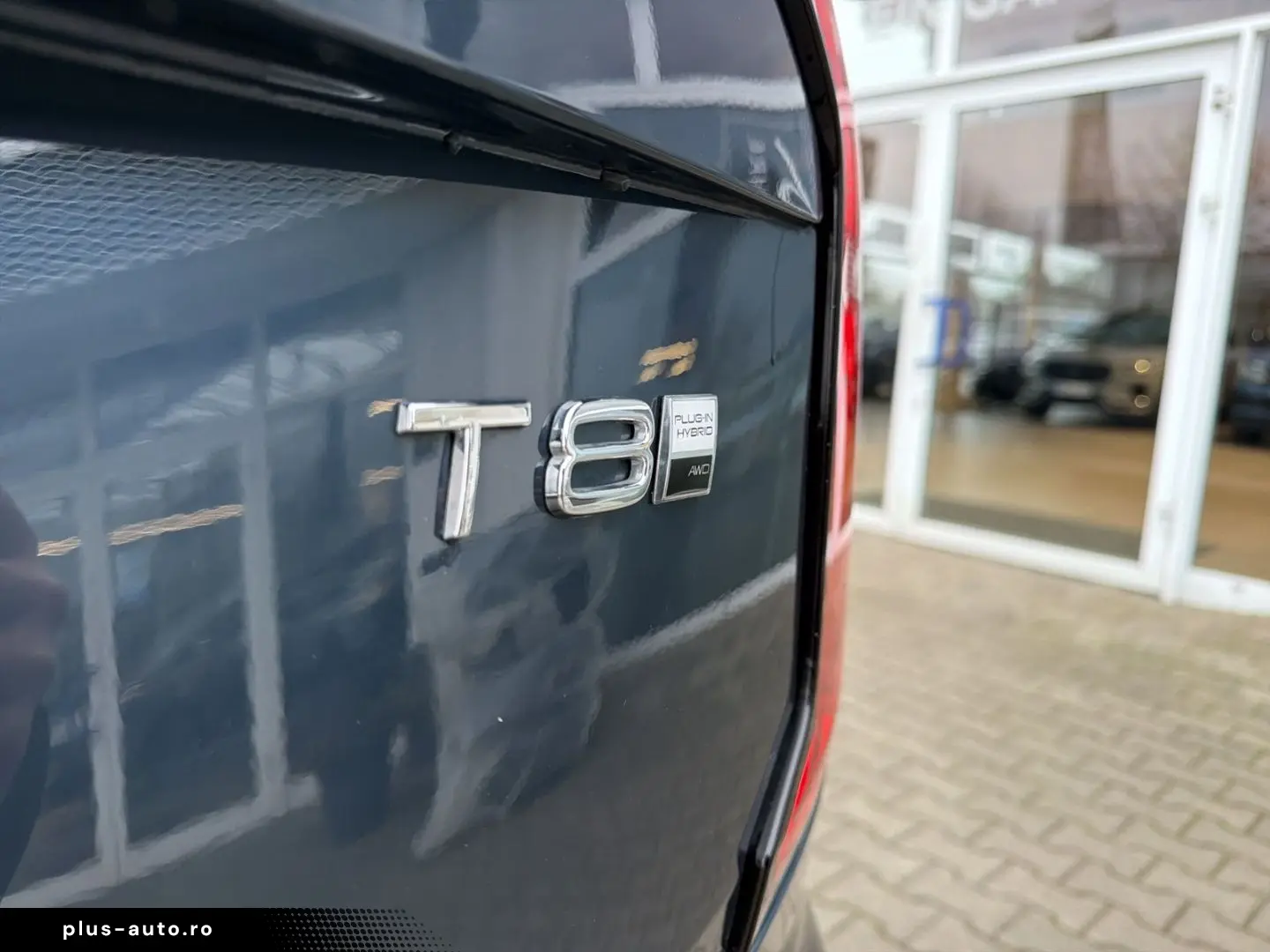 VOLVO XC90 T8 Plus Dark Recharge Plug-In Hybrid AWD 7-