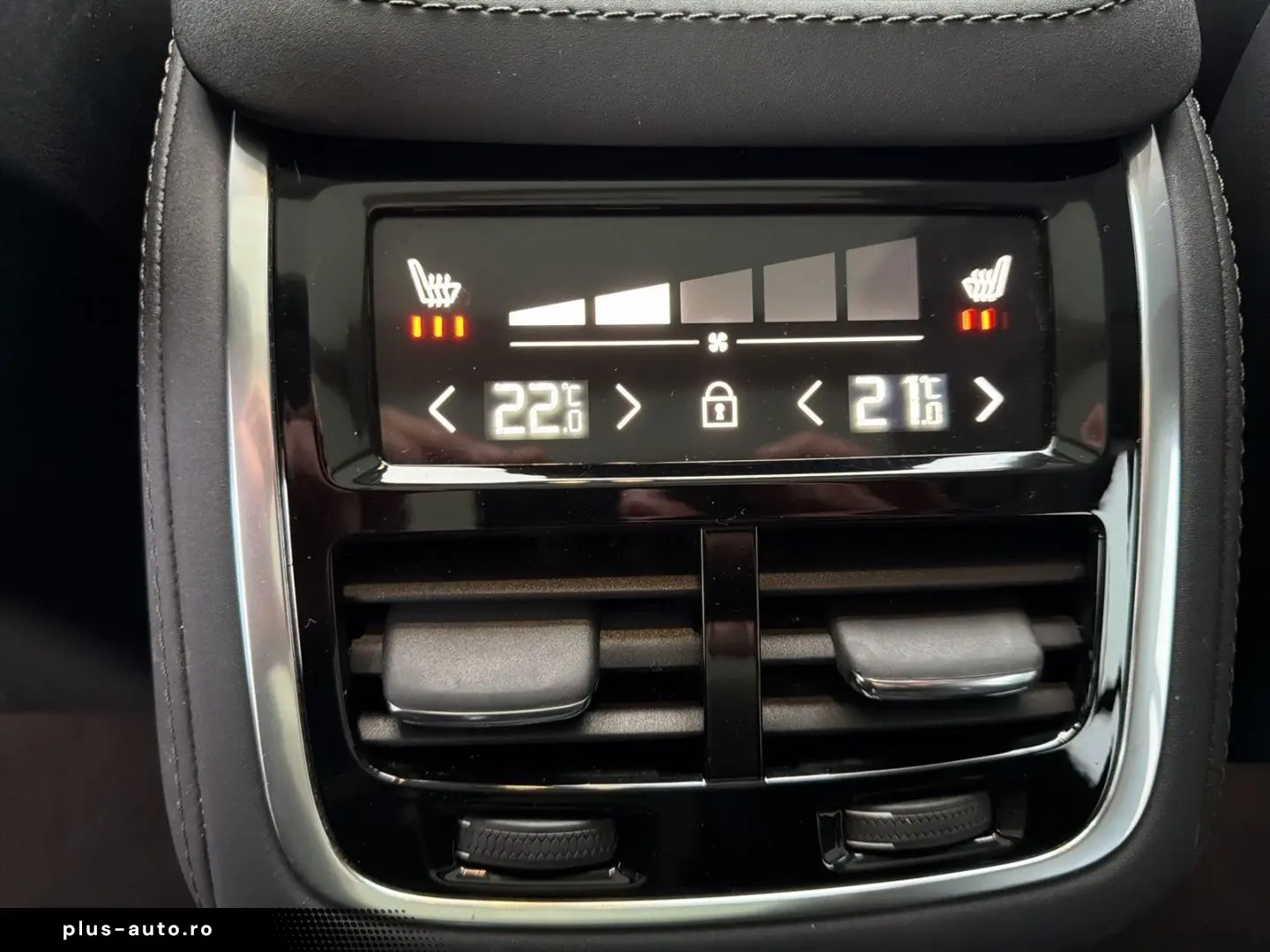 VOLVO XC90 T8 Plus Dark Recharge Plug-In Hybrid AWD 7-