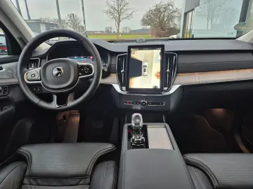 VOLVO XC 90 Ultra Bright Recharge Plug-In Hybrid AWD