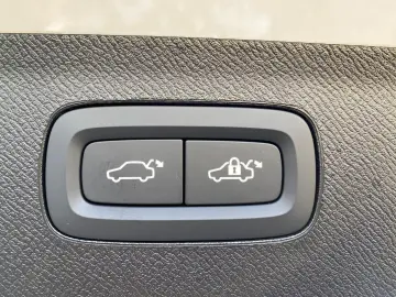 VOLVO XC90 T8 AWD Ultra Bright