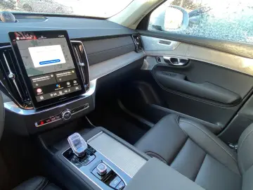 VOLVO XC90 T8 AWD Ultra Bright