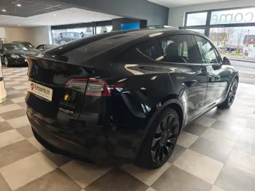 TESLA Model Y Performance Dual AWD PANO VOLL
