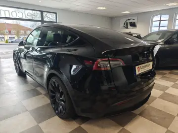 TESLA Model Y Performance Dual AWD PANO VOLL