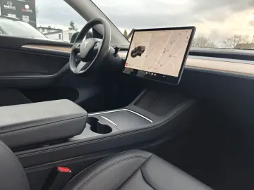 TESLA Model Y Performance Dual AWD PANO VOLL