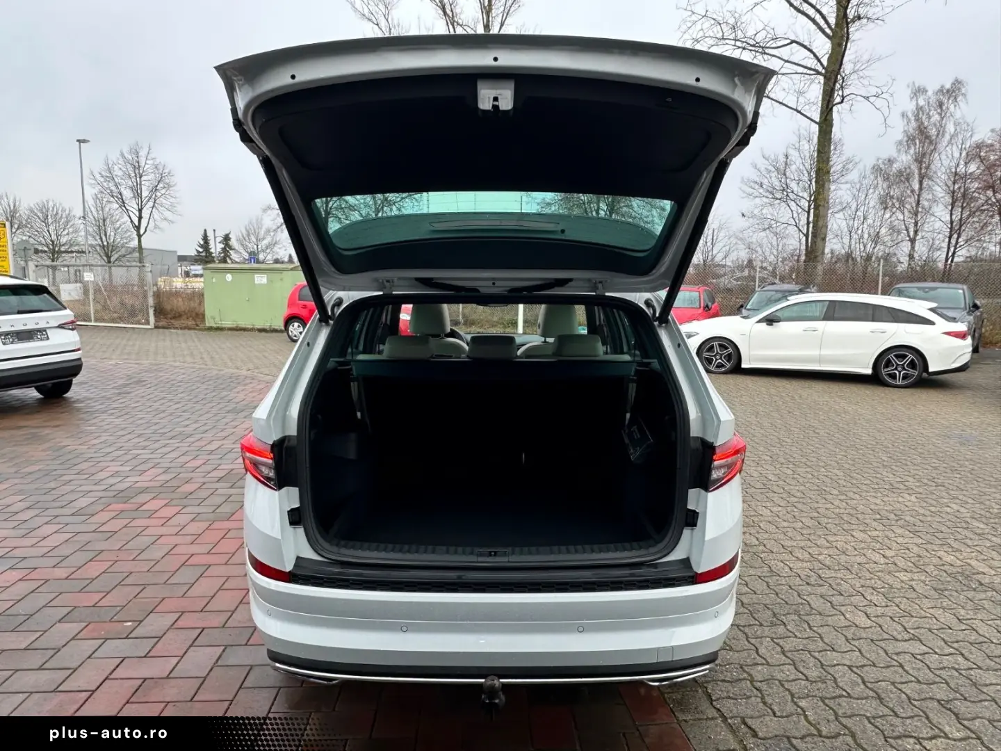 SKODA Kodiaq 2.0 TDI DSG 4x4 L&K STANDH PANO AHK 360