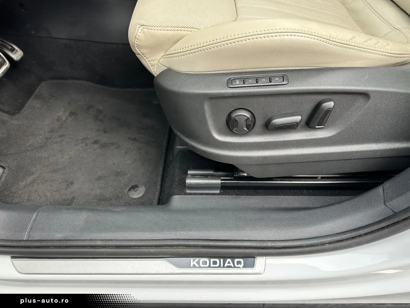 SKODA Kodiaq 2.0 TDI DSG 4x4 L&K STANDH PANO AHK 360