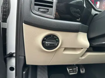 SKODA Kodiaq 2.0 TDI DSG 4x4 L&K STANDH PANO AHK 360