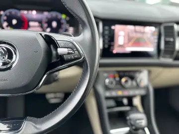 SKODA Kodiaq 2.0 TDI DSG 4x4 L&K STANDH PANO AHK 360