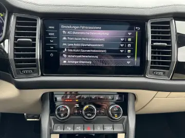SKODA Kodiaq 2.0 TDI DSG 4x4 L&K STANDH PANO AHK 360