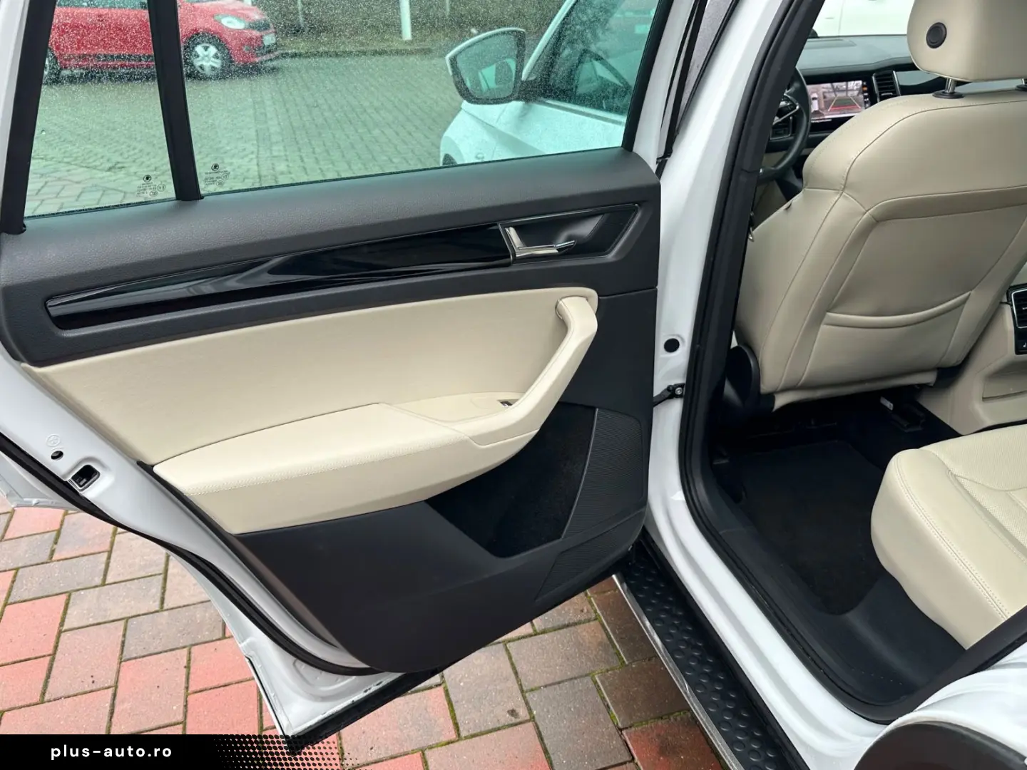 SKODA Kodiaq 2.0 TDI DSG 4x4 L&K STANDH PANO AHK 360