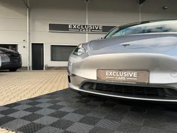 TESLA MODEL Y PERFORMANCE   QUICKSILVER   21 INCH TURB