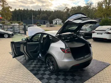 TESLA MODEL Y PERFORMANCE   QUICKSILVER   21 INCH TURB