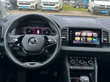 SKODA Karoq Style 2.0 TDI DSG 4x4 AHK LED Navi ACC SHZ