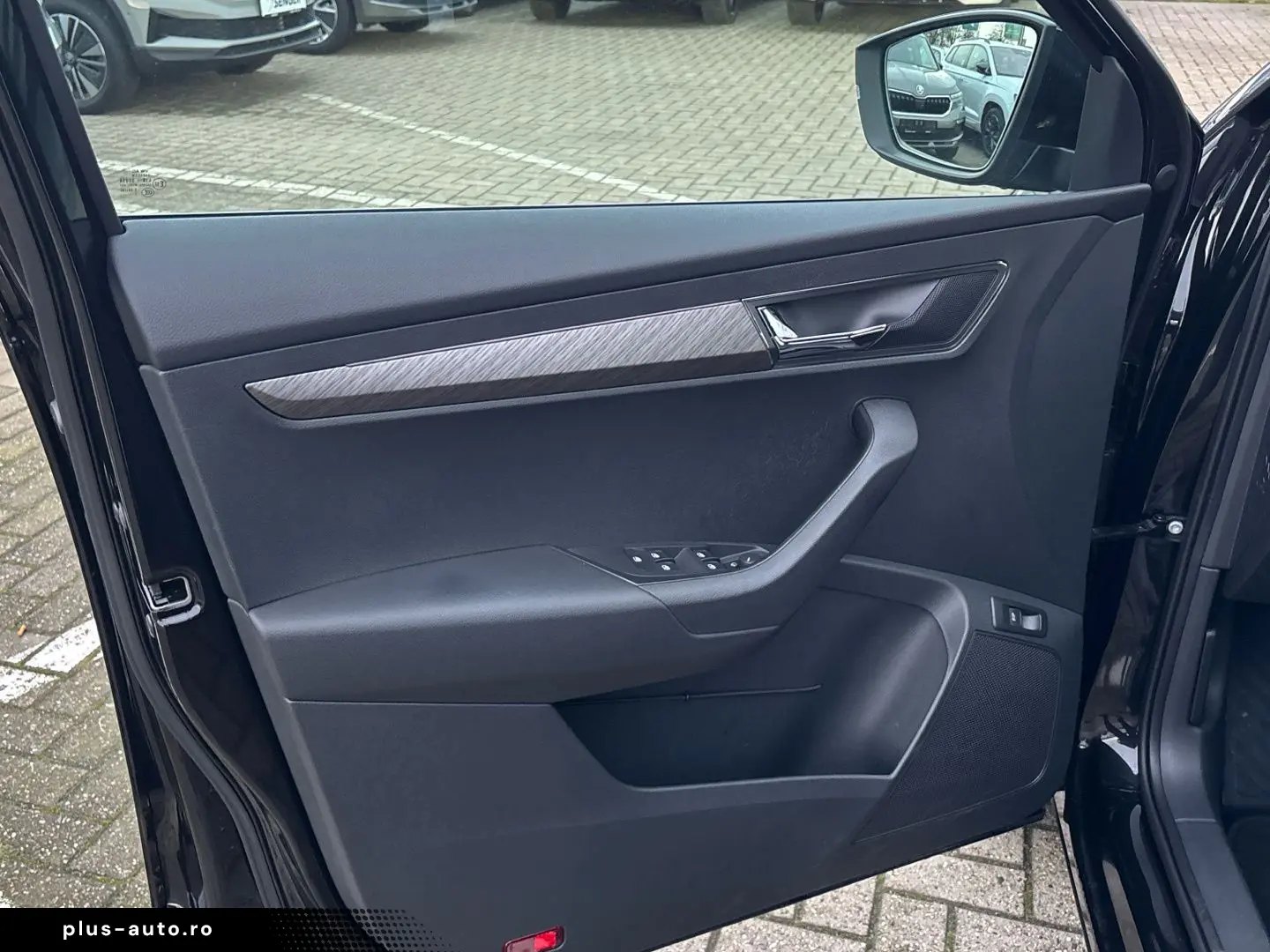 SKODA Karoq Style 2.0 TDI DSG 4x4 AHK LED Navi ACC SHZ