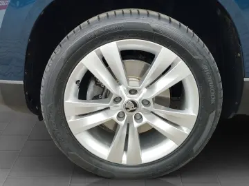 SKODA Karoq 2.0 TDI Style 4x4 DSG ACC AHK AUT DynLicht