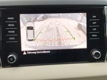 SKODA Karoq 2.0 TDI Style 4x4 DSG ACC AHK AUT DynLicht