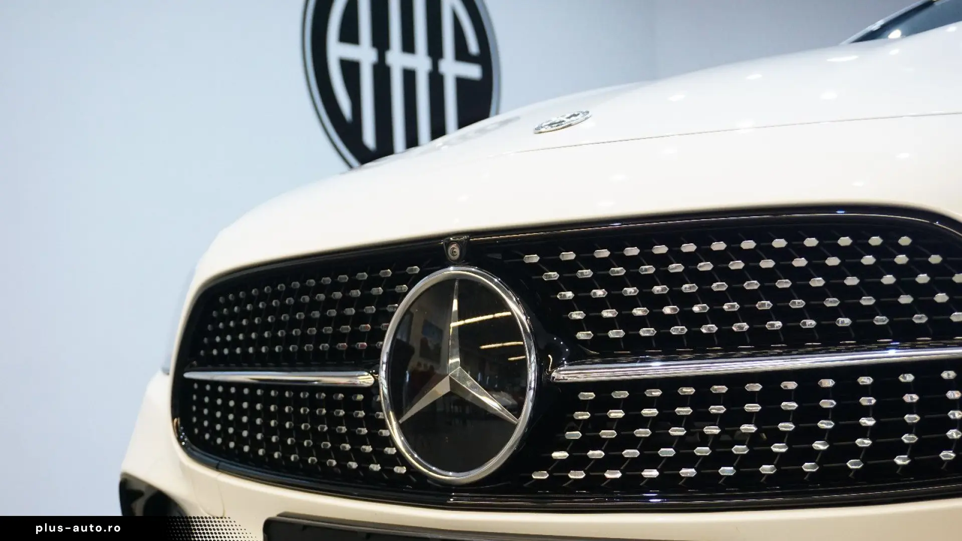 MERCEDES-BENZ E 450 4Matic Cabrio MBUX 360 SHZ SHB Massage