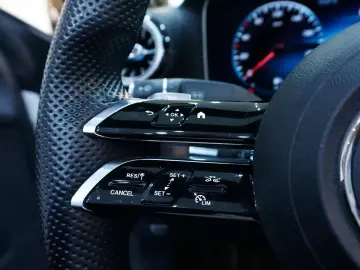 MERCEDES-BENZ E 450 4Matic Cabrio MBUX 360 SHZ SHB Massage