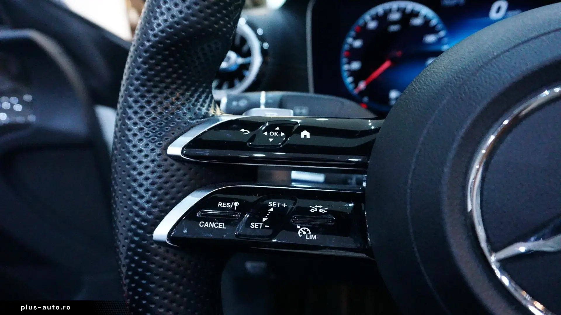 MERCEDES-BENZ E 450 4Matic Cabrio MBUX 360 SHZ SHB Massage