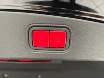 MERCEDES-BENZ E 450 4M AMG AIRM PANO STHZG DISTR SOF&hellip;