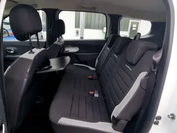 DACIA Lodgy Stepway Plus TCe 130