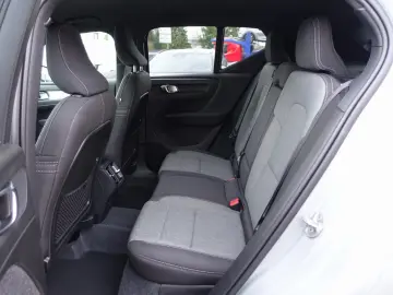 VOLVO XC40 Core B3 Mild-Hybrid 360 KAM ACC PILOT BLIS