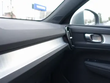 VOLVO XC40 Core B3 Mild-Hybrid 360 KAM ACC PILOT BLIS